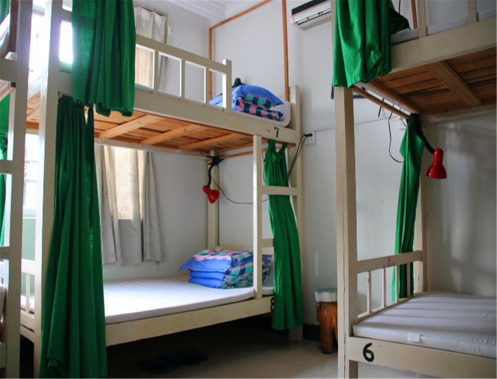 En Attendant Godot Youth Hostel Янгшуо Екстериор снимка