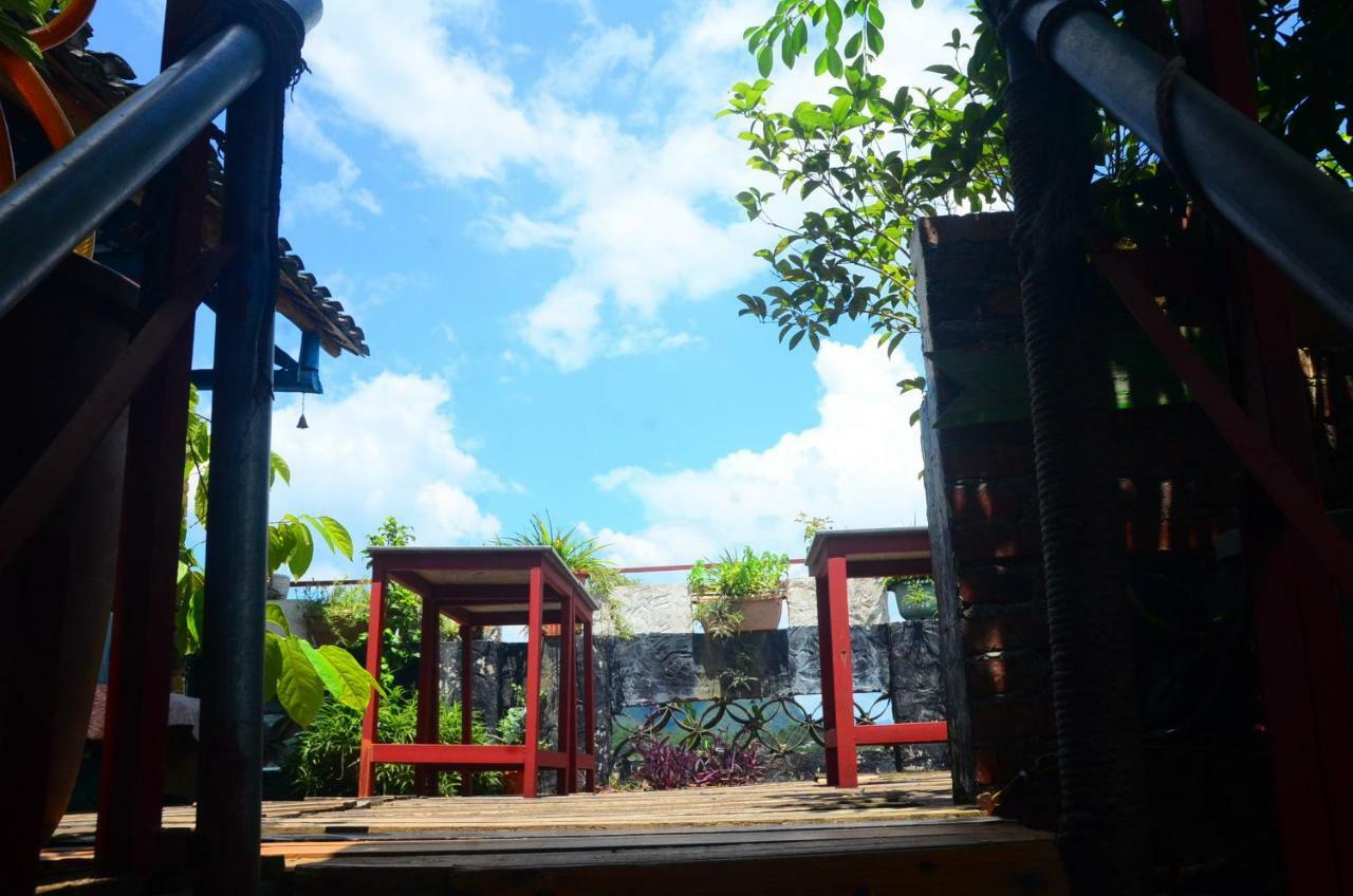 En Attendant Godot Youth Hostel Янгшуо Екстериор снимка