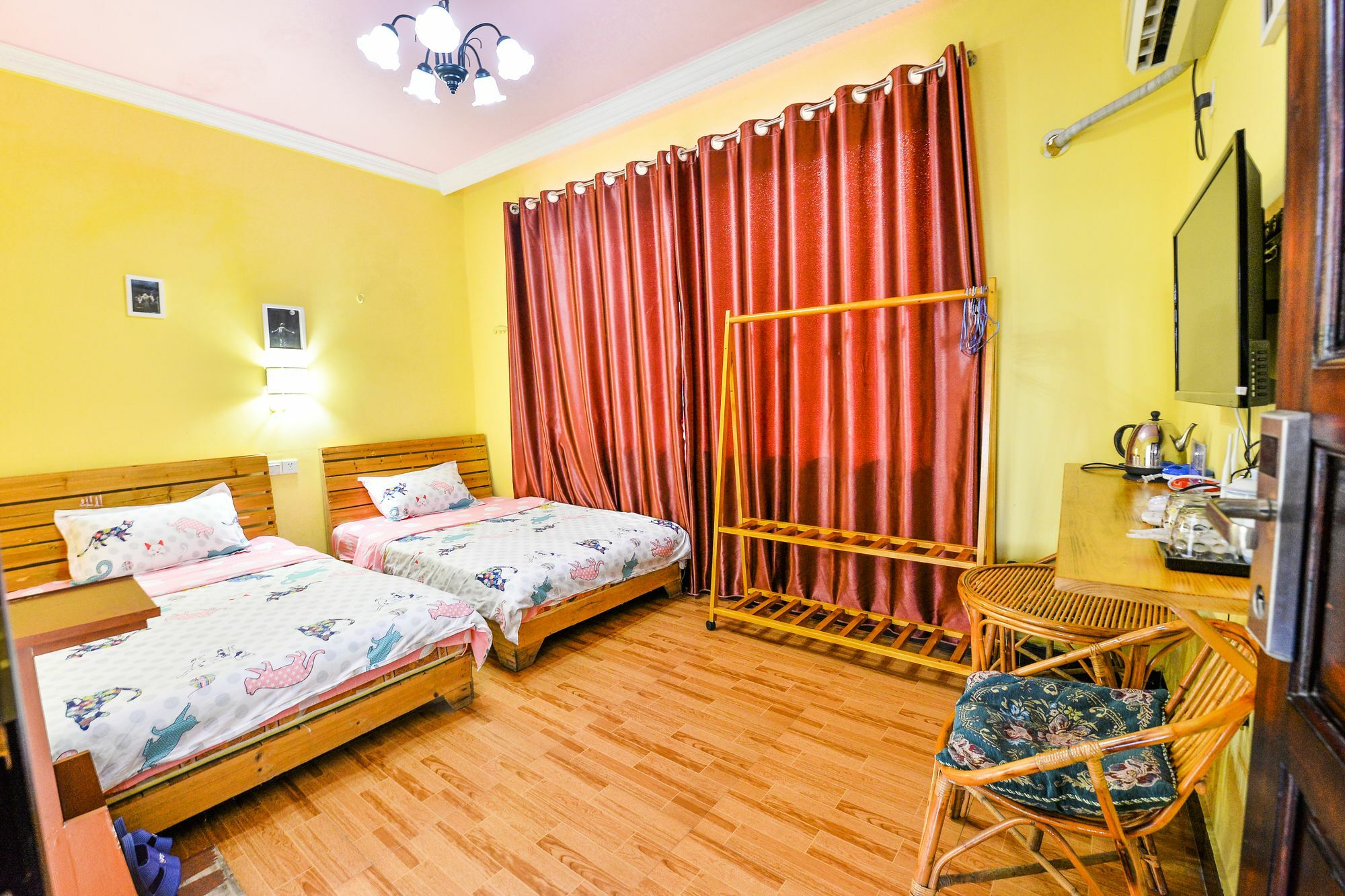 En Attendant Godot Youth Hostel Янгшуо Екстериор снимка