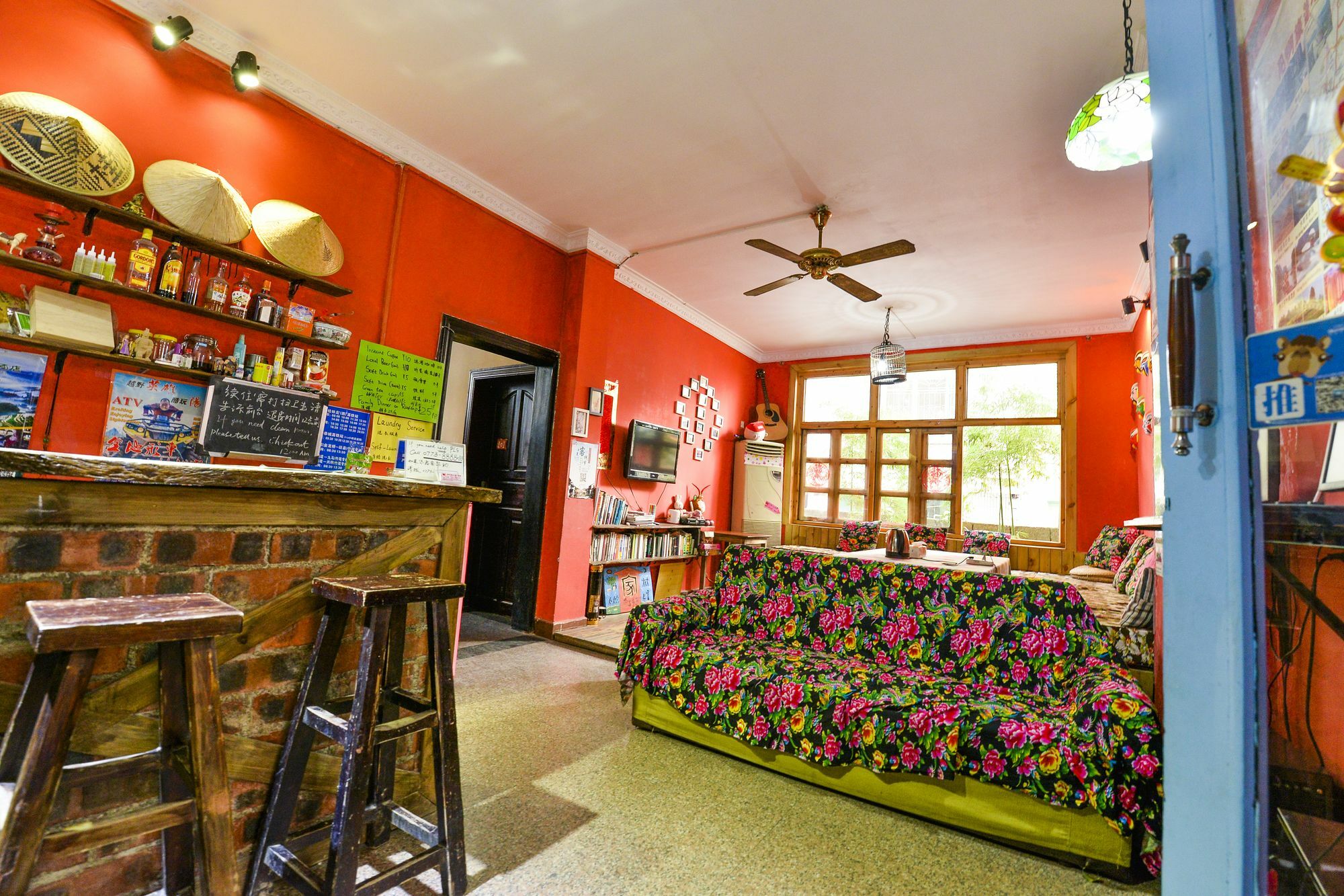 En Attendant Godot Youth Hostel Янгшуо Екстериор снимка